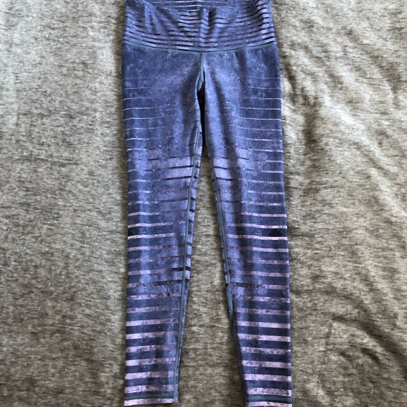 Yoga pants - Picture 1 of 3